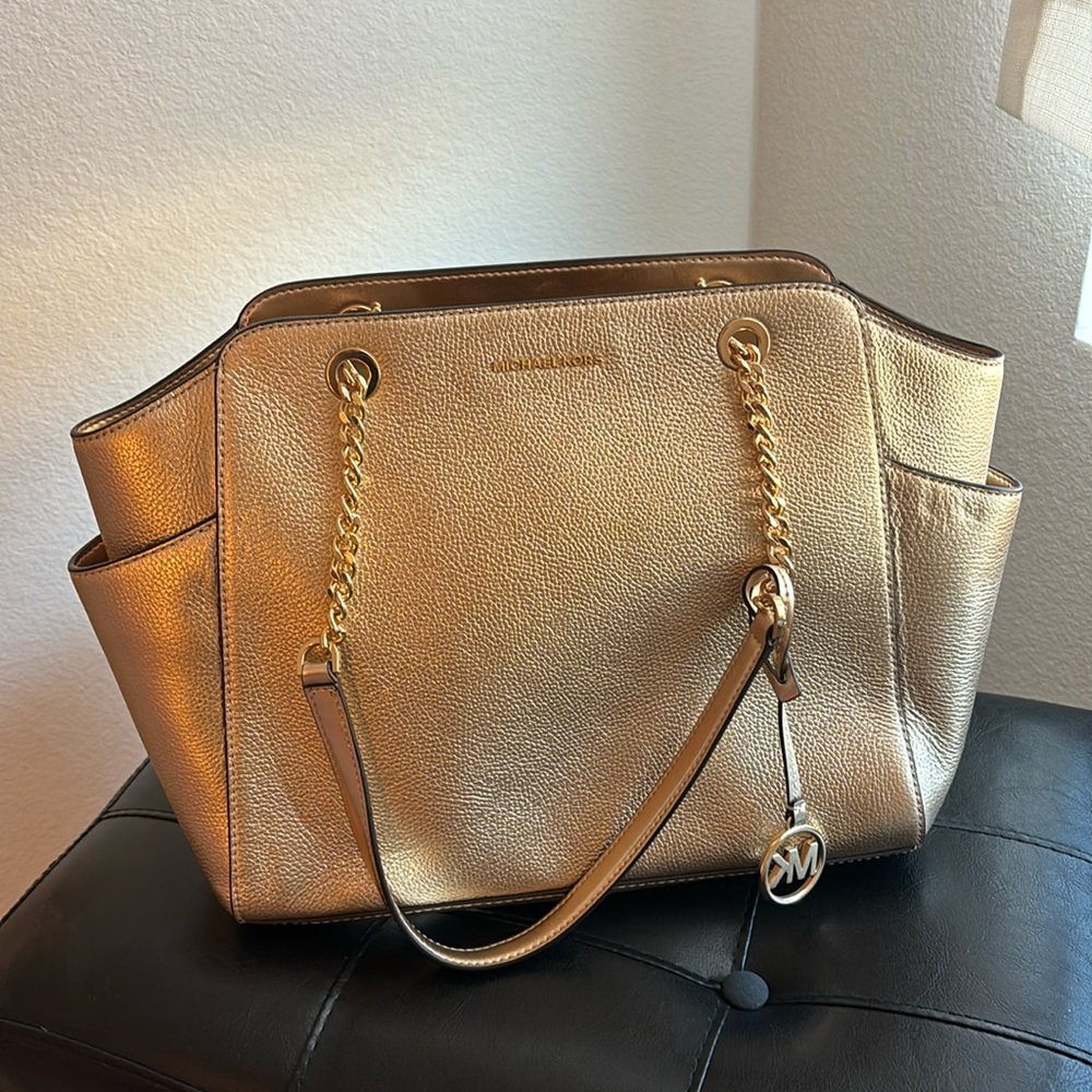 Michael Kors purse 👜